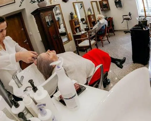 salon fryzjerski 12