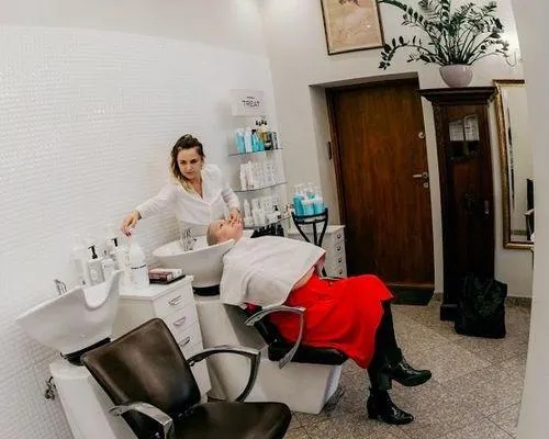 salon fryzjerski 16